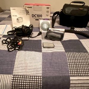 Canon DC-100 Camcorder Complete Kit